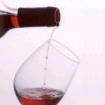 Come togliere (e prevenire) le macchie di vino