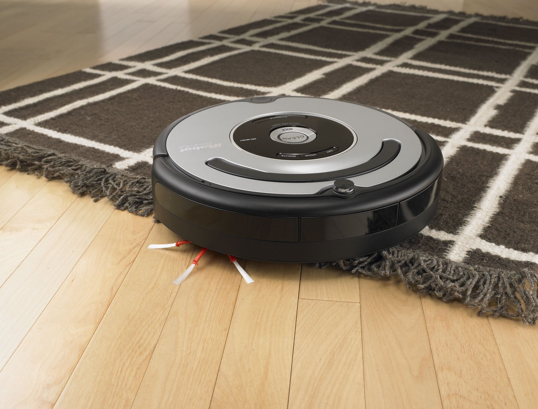 Почему горят роботы пылесосы. IROBOT Roomba 560. Робот пылесос Vacuum Cleaner. IROBOT 555. IROBOT Roomba 564.