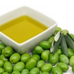 Tutti gli usi alternativi dell’olio d’oliva in casa